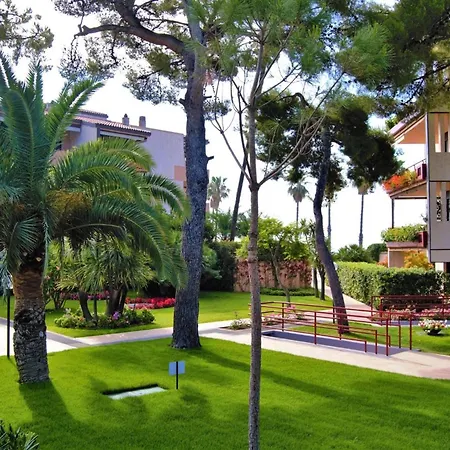Affittasi Charme Portosole Con Piscina, Accesso Al Mare E Alla Ciclabile E Campo Tennis * San Remo